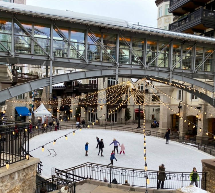 vail-square-ice-rink-photo